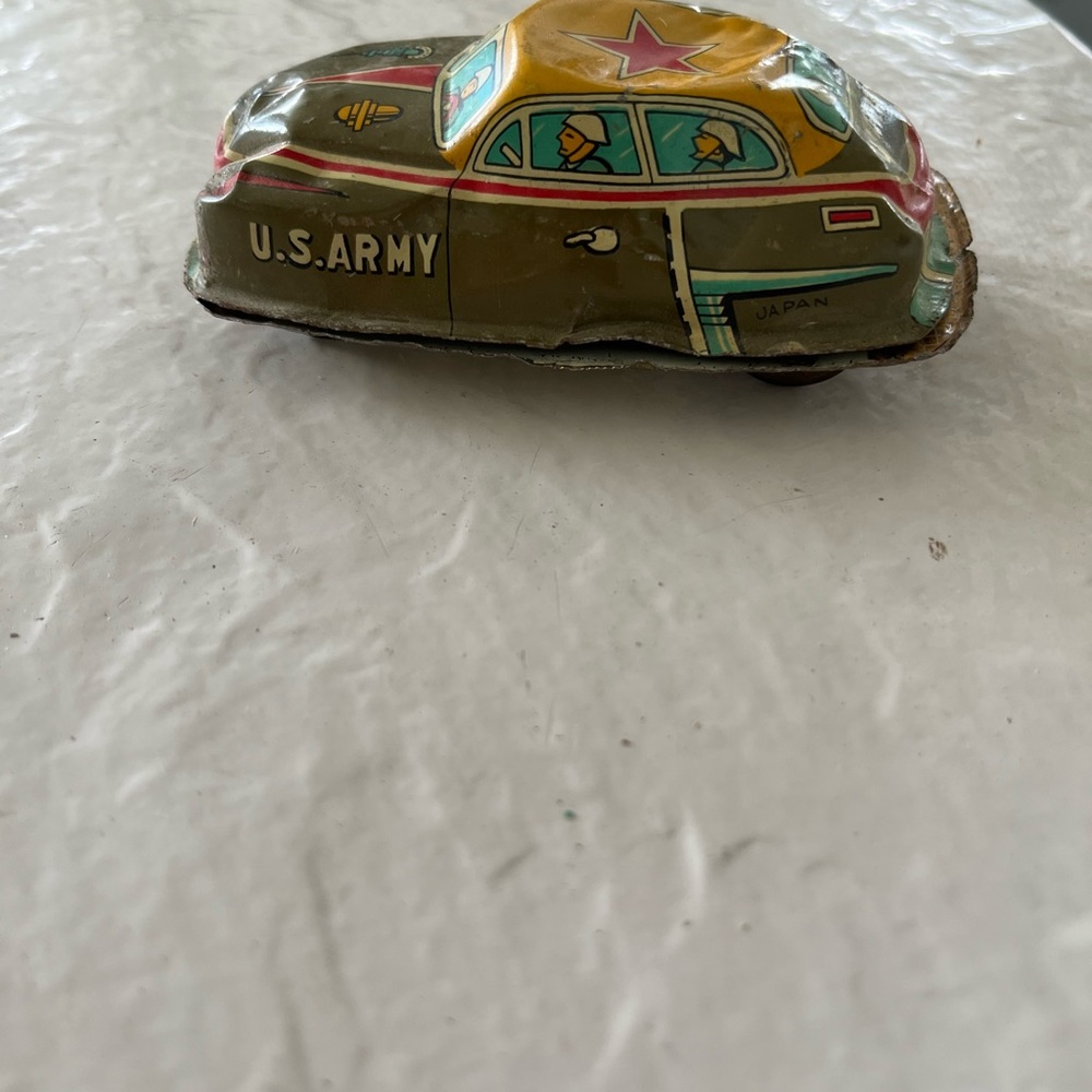 Vintage Tin US Army vehicle for the collector